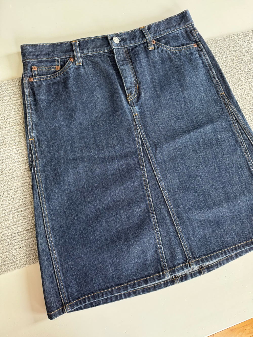 GAP Dark Indigo Blue Rinse Cotton Denim A Line Midi Jean Skirt Sz 10 - Picture 7 of 7